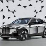 Keajaiban BMW iX Flow Mobil Pintar dengan Warna Dinamis!