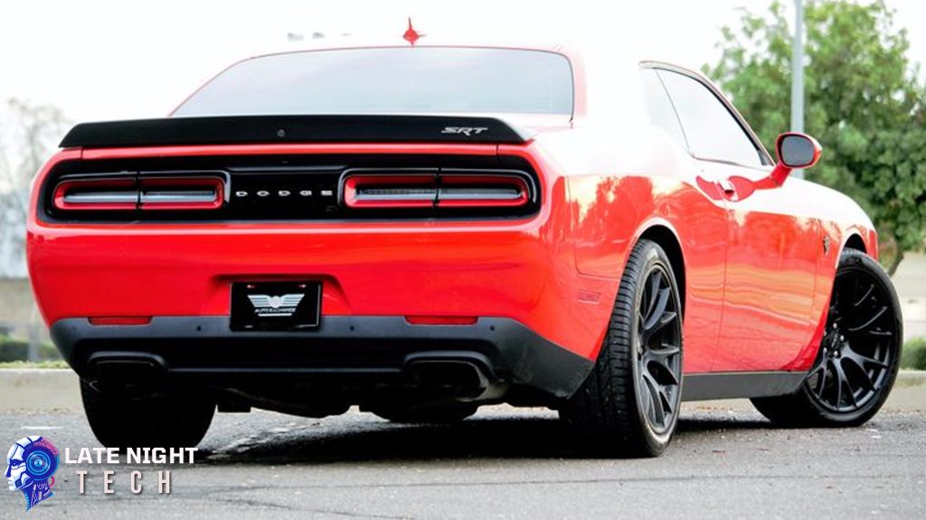 Kenalan dengan Dodge Challenger, Si Raja Jalanan Berotot!