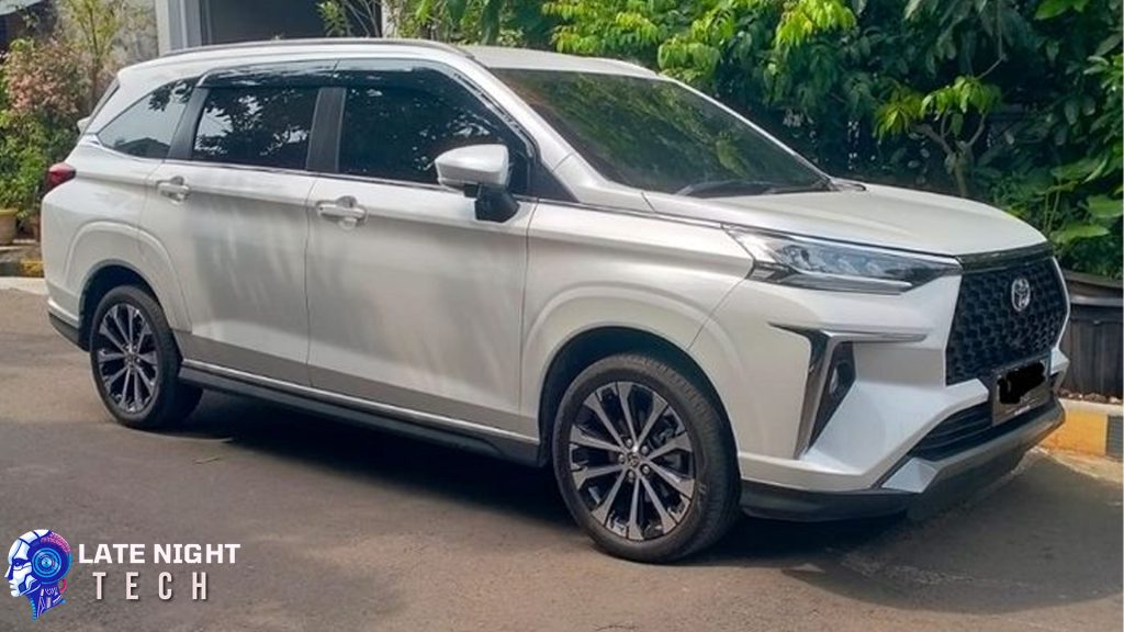 Toyota Veloz Mobil Keluarga dengan Aura Sporty Modern!