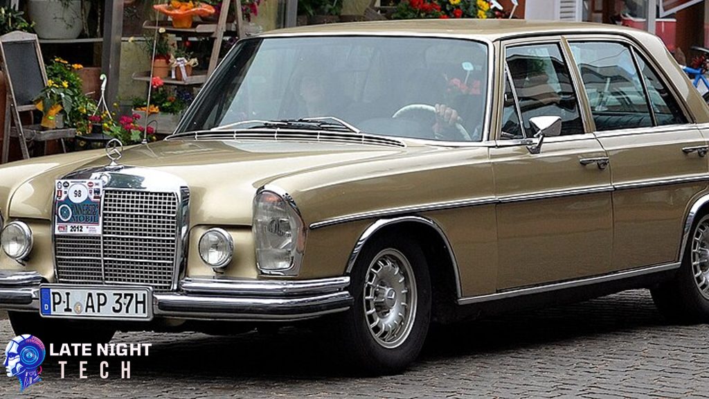 Mercedes Benz 280SE Ikon Mobil Mewah Klasik Lost